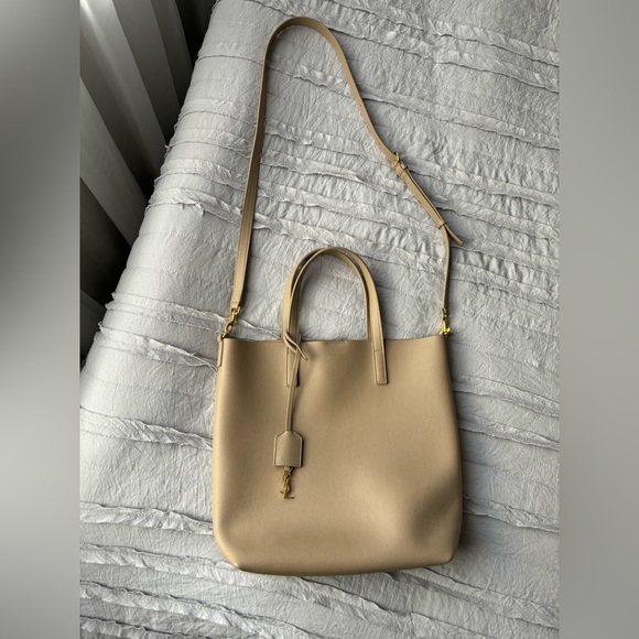 SHOPPING SAINT LAURENT IN LEATHER - Picture 11 of 16